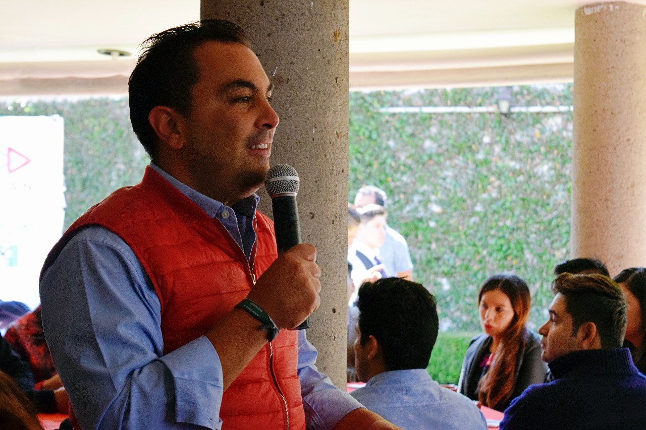 Se compromete Mariano González a fortalecer la micro y media empresa